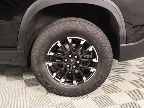 Used 2024 Chevrolet Traverse Z71 w/ Enhanced Driving Package AWD/4WD image 18