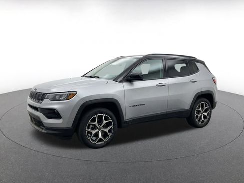 Used 2025 Jeep Compass Limited AWD/4WD image 3