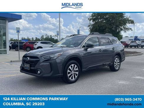 Used 2024 Subaru Outback Premium AWD/4WD image 3