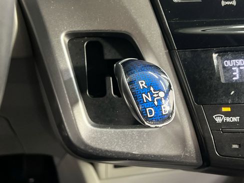 Used 2017 Toyota Prius V Three image 26