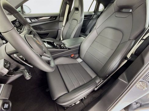 New 2025 Porsche Panamera 4 image 5