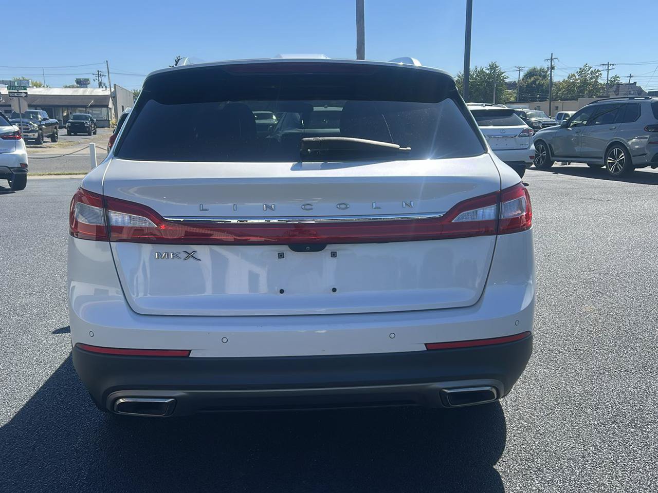 Used 2016 Lincoln MKX Reserve w/ Driver Assistance Package FWD image 6