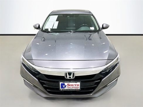 Used 2020 Honda Accord Touring image 2