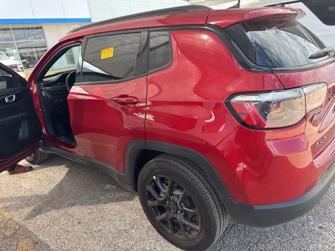 Used 2026 Jeep Compass Latitude w/ Quick Order Package 29K AWD/4WD image 3
