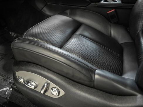 Used 2022 Porsche Macan AWD/4WD image 34