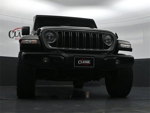 Used 2025 Jeep Gladiator Sport image 27