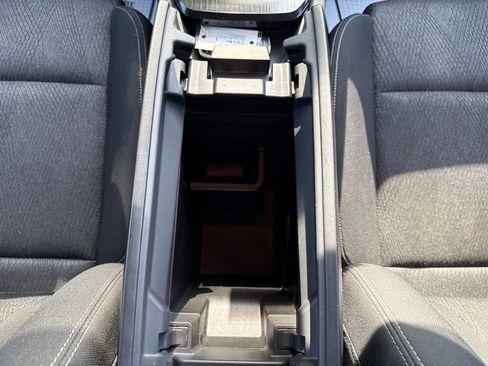 Used 2024 Nissan Rogue SV FWD image 33