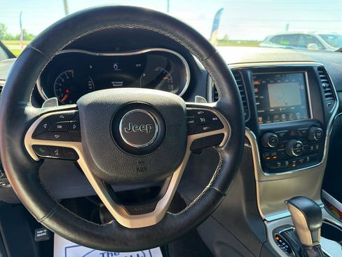 Used 2017 Jeep Grand Cherokee Limited w/ Luxury Group II AWD/4WD image 13
