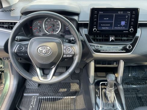 Used 2022 Toyota Corolla Cross LE w/ Moonroof Package AWD/4WD image 13
