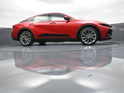 Used 2023 Toyota Crown Limited w/ Advanced Technology Package image 28