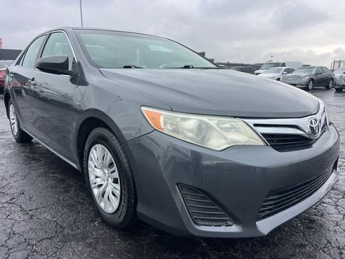 Used 2013 Toyota Camry LE image 1