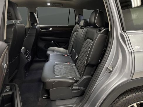 Certified 2024 Volkswagen Atlas SEL Premium R-Line image 31