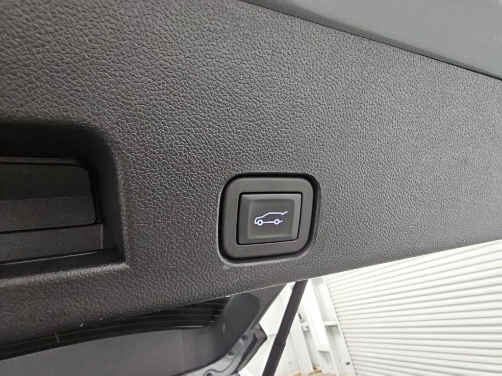 Certified 2026 Chevrolet Traverse LT FWD image 35