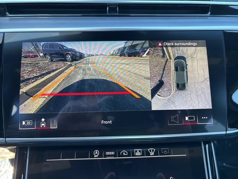 Used 2022 Audi S8 w/ S8 Comfort Plus Package AWD/4WD image 4