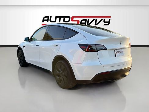 Used 2025 Tesla Model Y Long Range image 5