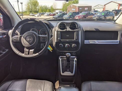 Used 2014 Jeep Compass Latitude AWD/4WD image 17