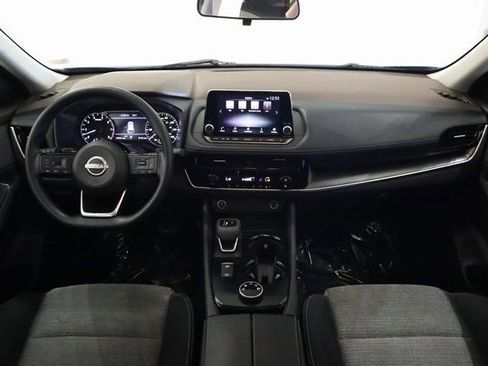 Used 2022 Nissan Rogue SV image 17