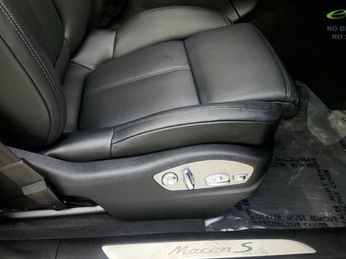 Used 2024 Porsche Macan S AWD/4WD image 36
