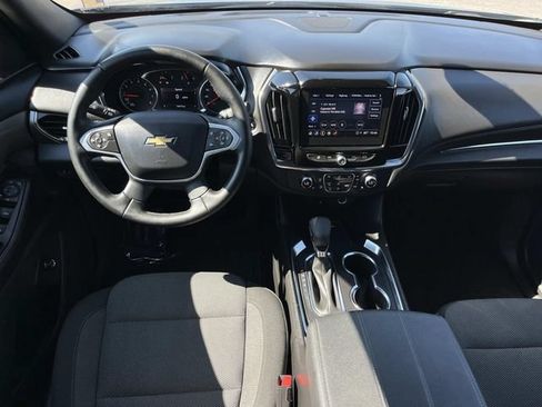 Used 2023 Chevrolet Traverse LT FWD image 15