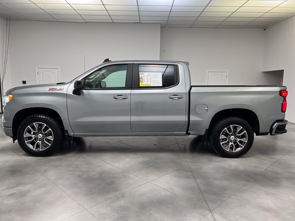 Used 2024 Chevrolet Silverado 1500 RST AWD/4WD image 5