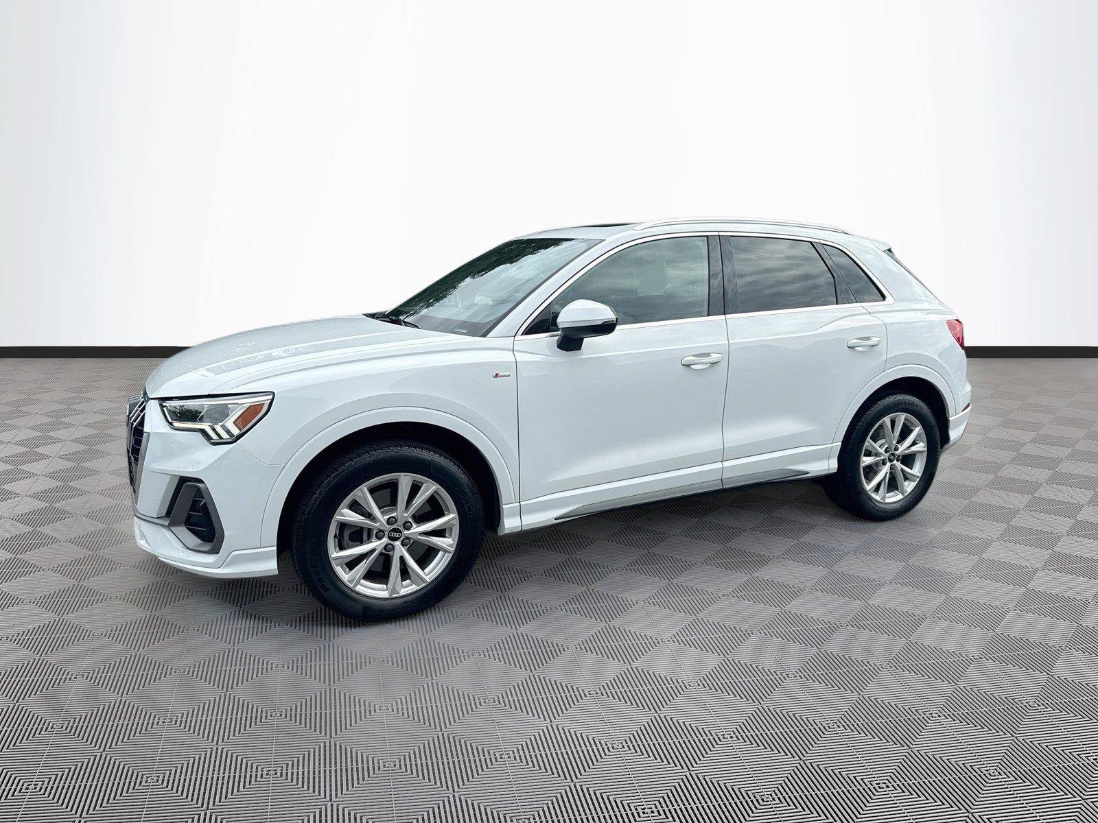 Used 2021 Audi Q3 2.0T Premium Plus w/ Premium Plus Package AWD/4WD image 3