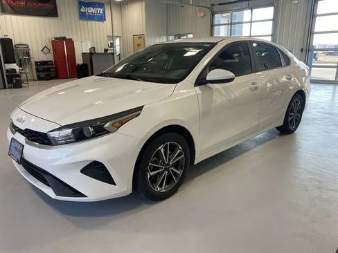 Used 2022 Kia Forte LXS image 4