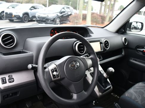 Used 2015 Scion xB image 8