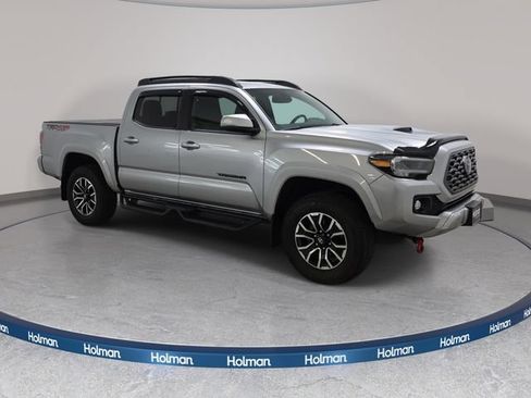 Certified 2022 Toyota Tacoma TRD Sport w/ Black Out Package (TMS) AWD/4WD image 3