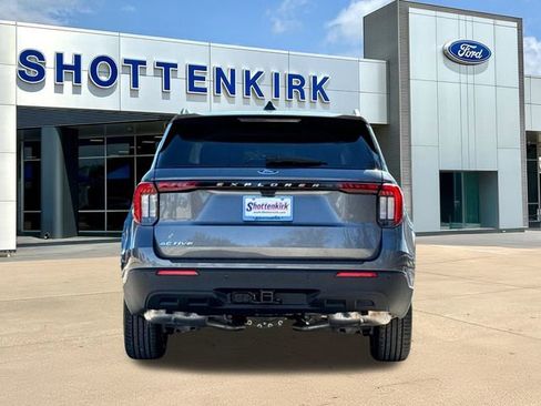New 2026 Ford Explorer Active RWD image 7