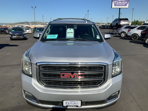 Used 2020 GMC Yukon XL SLT w/ Open Road Package AWD/4WD image 3