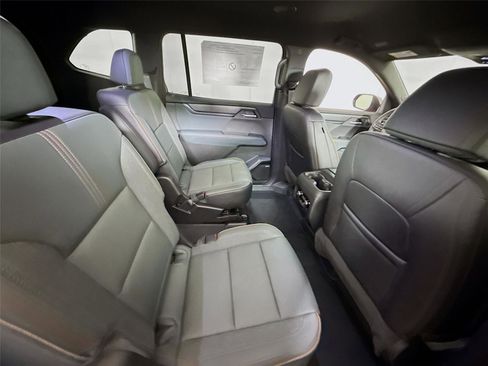New 2026 GMC Acadia AT4 w/ Luxury Package AWD/4WD image 22