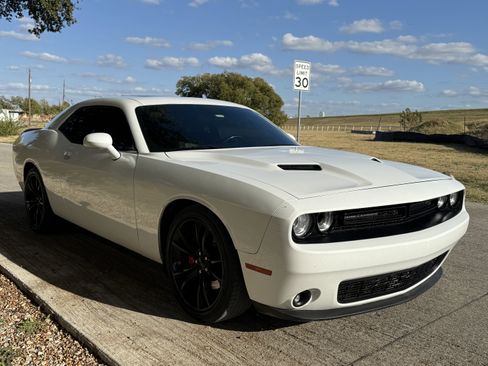 Used 2016 Dodge Challenger R/T Plus image 12