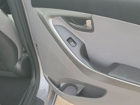 Used 2013 Hyundai Elantra GLS w/ Preferred Pkg image 45