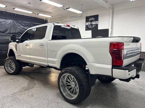 Used 2021 Ford F350 Platinum AWD/4WD image 4
