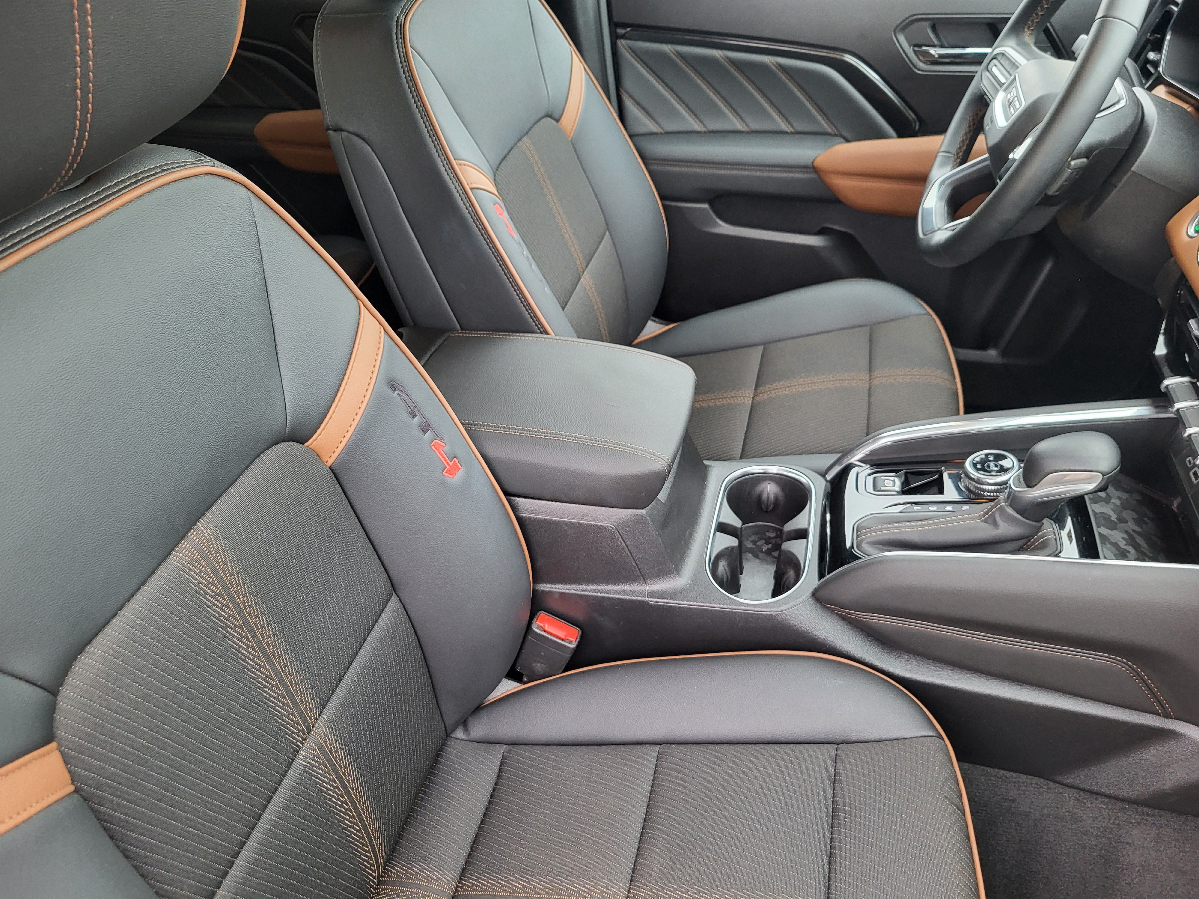 Used 2026 GMC Canyon AT4 AWD/4WD image 14