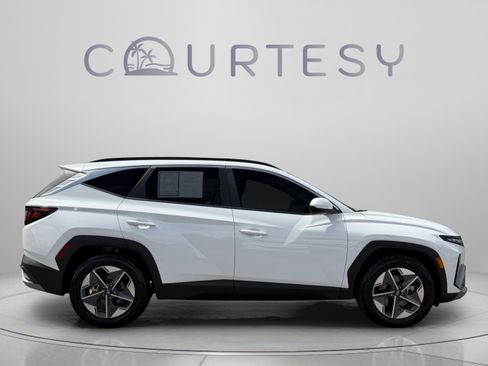 Used 2025 Hyundai Tucson SEL FWD image 6