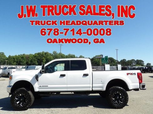 Used 2022 Ford F250 XLT w/ FX4 Off-Road Package AWD/4WD image 2