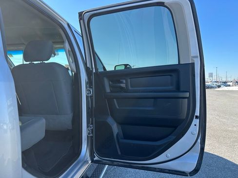 Used 2018 RAM 2500 Tradesman w/ Chrome Appearance Group image 15