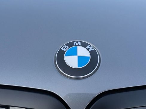 Used 2025 BMW X7 M60i w/ Climate Comfort Package image 9