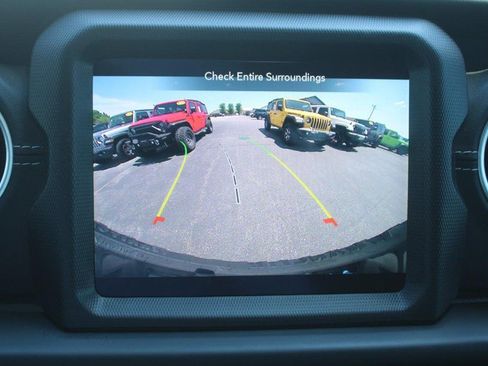 Used 2022 Jeep Wrangler Unlimited Sahara w/ Cold Weather Group image 22