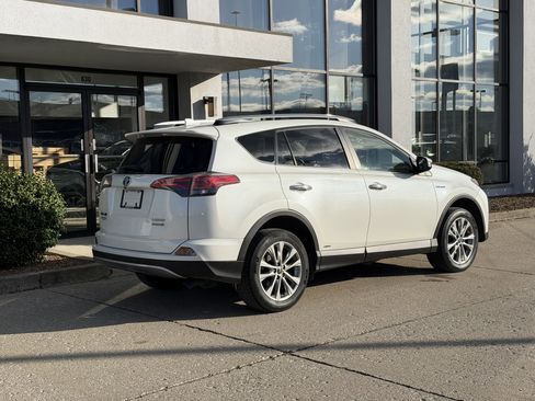 Used 2018 Toyota RAV4 Limited image 4