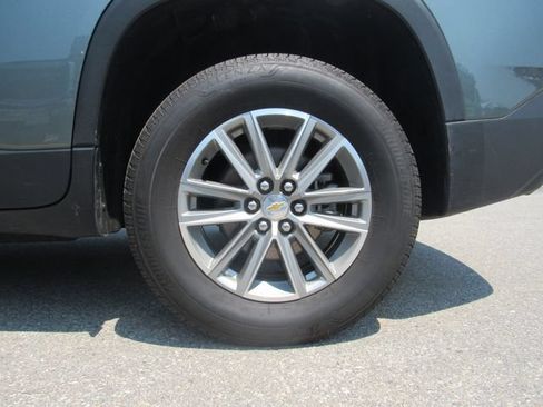 Used 2023 Chevrolet Traverse LT AWD/4WD image 6