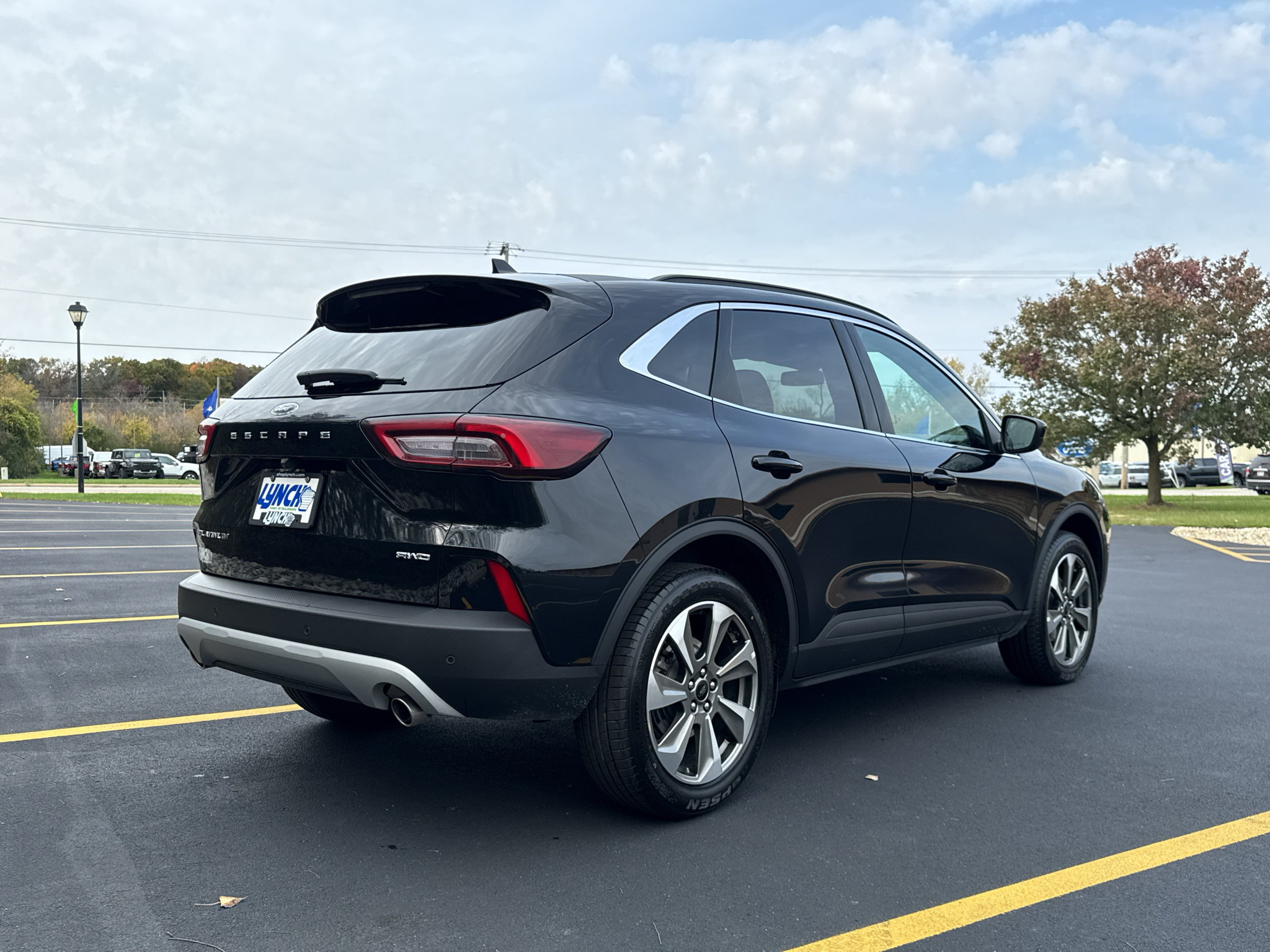 Used 2025 Ford Escape Platinum AWD/4WD image 14