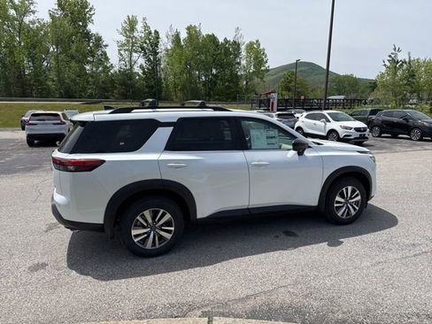 New 2026 Nissan Pathfinder SL AWD/4WD image 15
