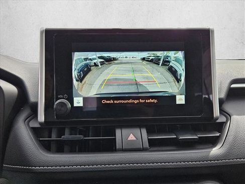 Used 2025 Toyota RAV4 XLE AWD/4WD image 12