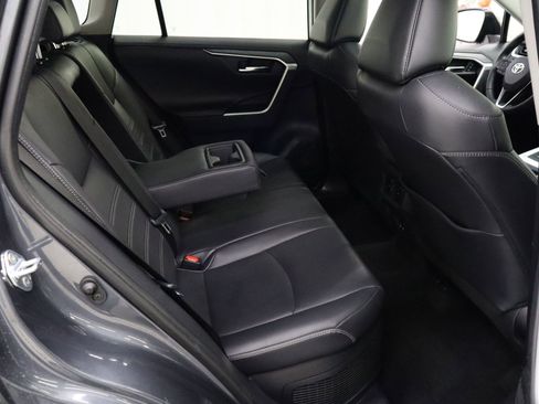 Used 2020 Toyota RAV4 Limited image 27