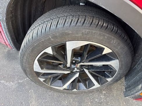 Used 2024 Mitsubishi Outlander SEL image 4