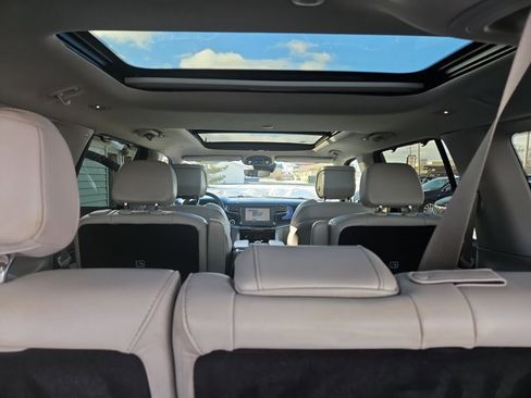 Used 2022 Jeep Wagoneer Series III w/ Premium Group I image 19