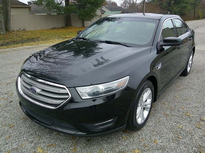 Used 2018 Ford Taurus SEL FWD image 1