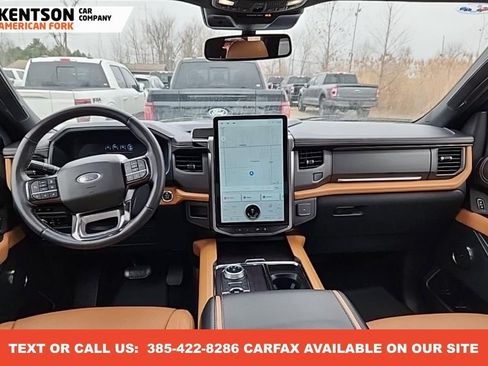 Used 2024 Ford Expedition Platinum image 5